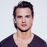 Freddie Stroma - Knockin